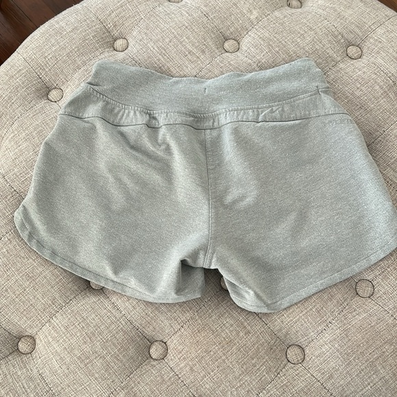 Hylete women’s workout shorts - Picture 2 of 4